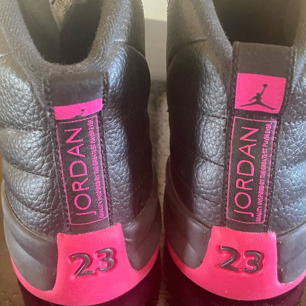 Jordan 12 Retro - Picture 2 of 4